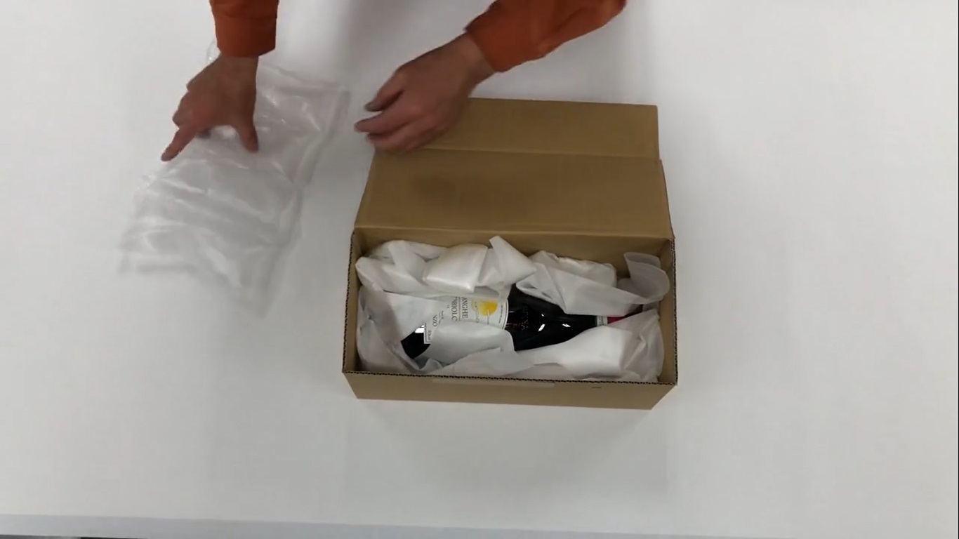 特殊緩衝材製造機 - 福見産業株式会社